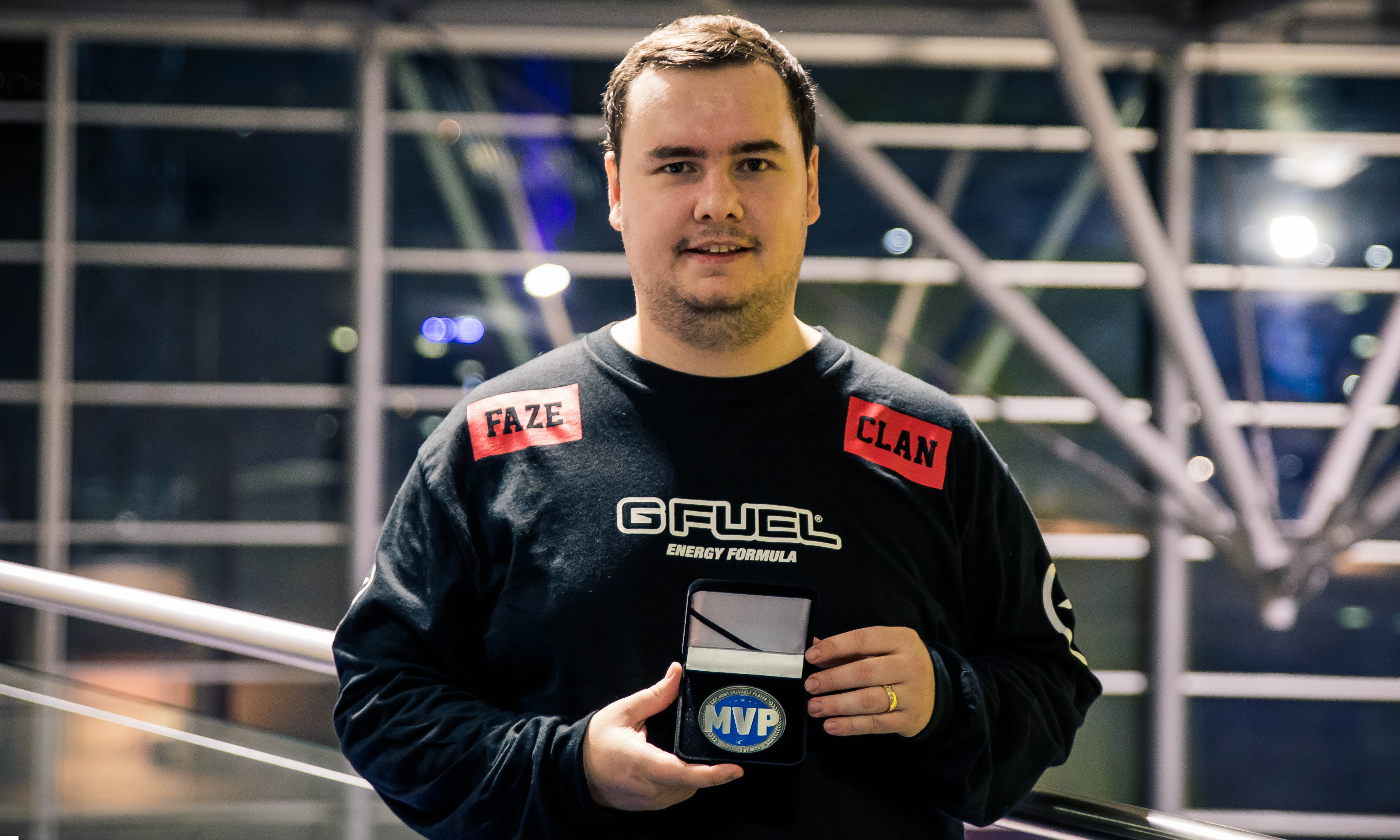 击里保持产 击里保持产